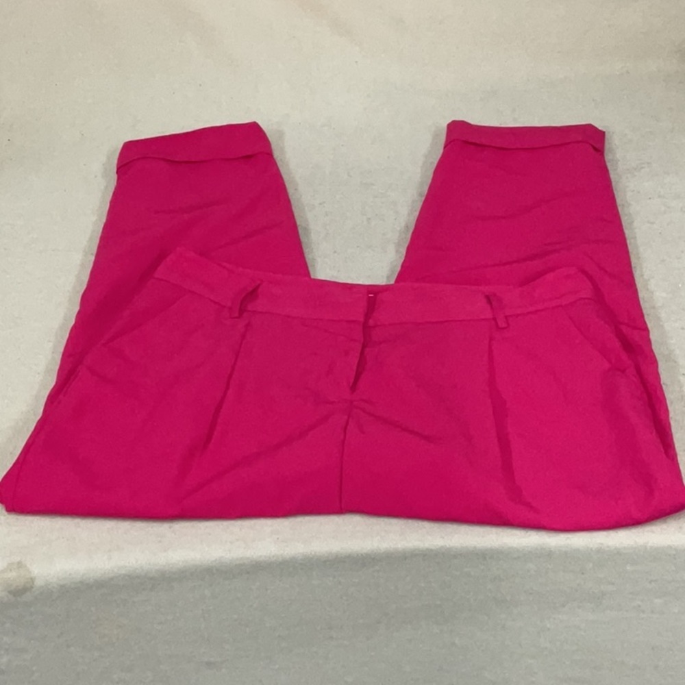 EUC woman’s Jennifer Lopez pants